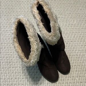Cozy Faux Fur Lined Women's Boots